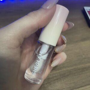 Plumping lip gloss